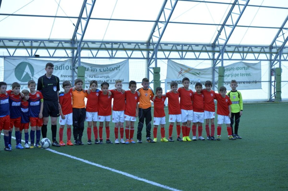 GALERIE FOTO Exemplu pentru seniori! Dinamo 2006 a umilit Steaua 2006, scor 7-1 » Gest emoționant al puștiului care a plîns după Derby de România