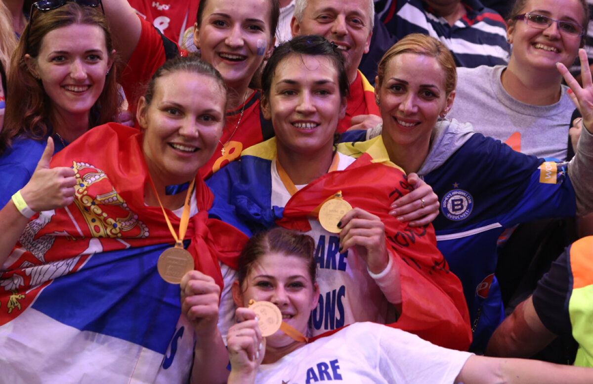 FOTO Trofeu, bucurie, Cristina Neagu » Cea mai bună jucătoare a naționalei României și-a împlinit visul