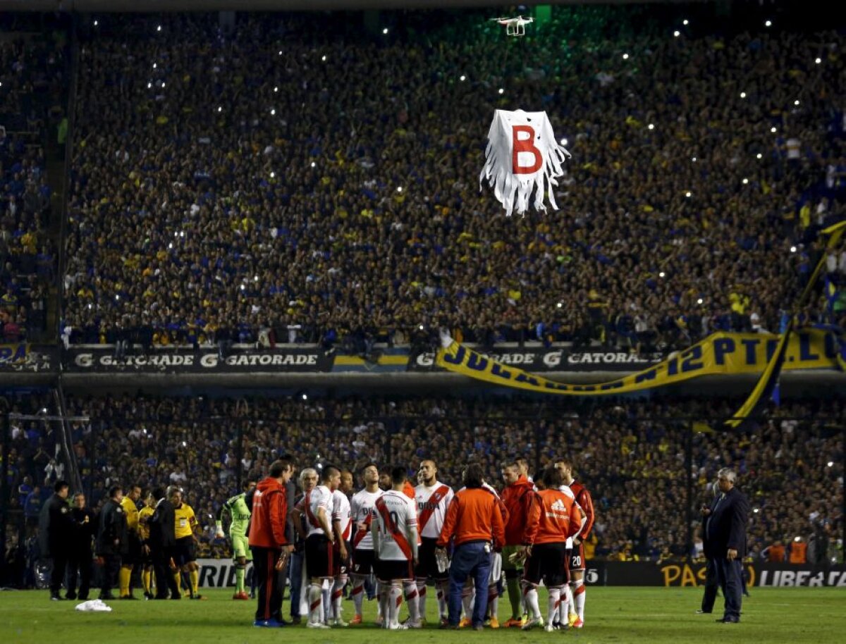 VIDEO și FOTO Incidente grave la Boca - River  » Fotbaliști atacați din tribune: "Nu mai văd nimic, sînt ars!"