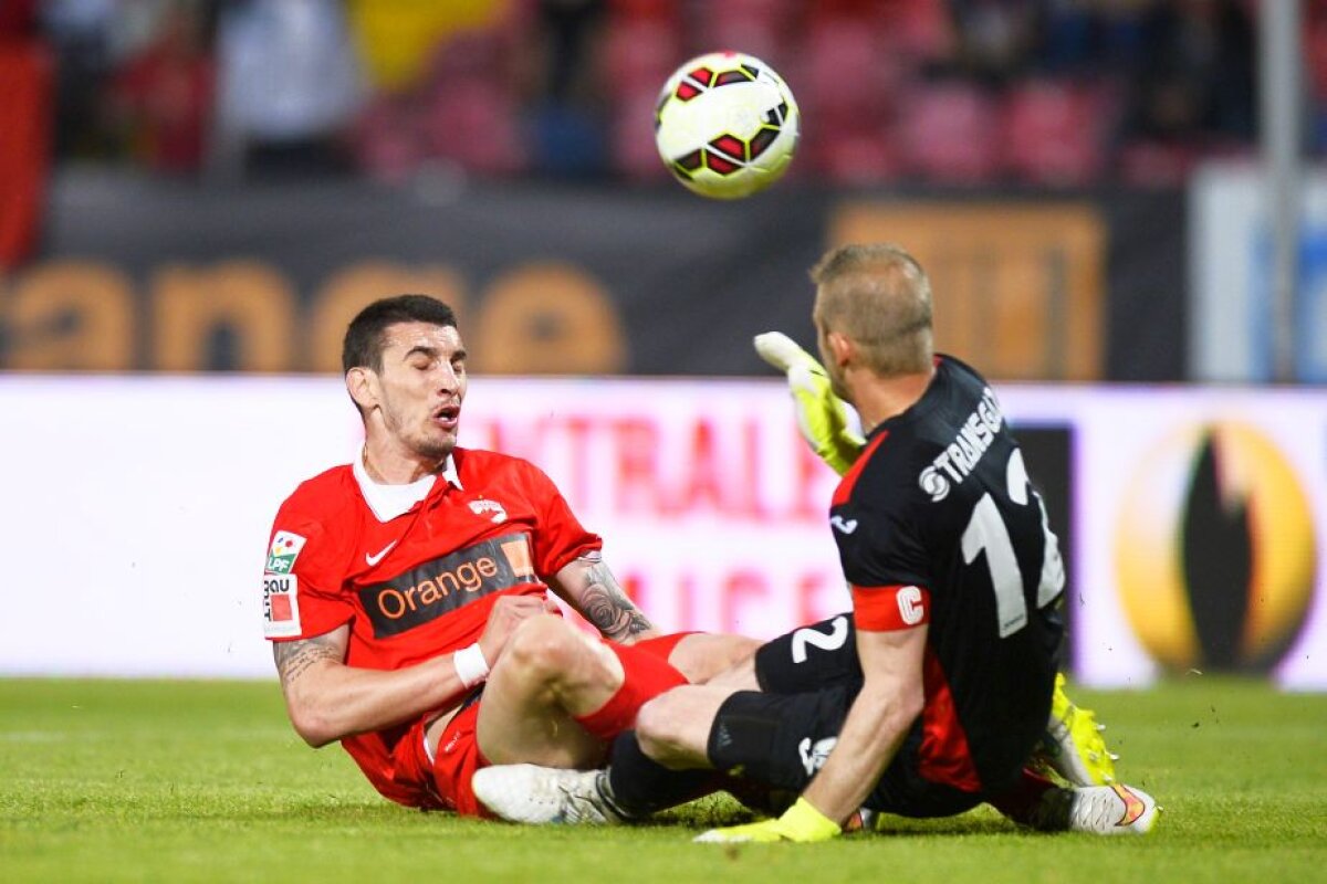 VIDEO şi FOTO Dinamo a fost egalată la ultima fază a meciului » Mediaşul încă speră la rămînerea în Liga 1 