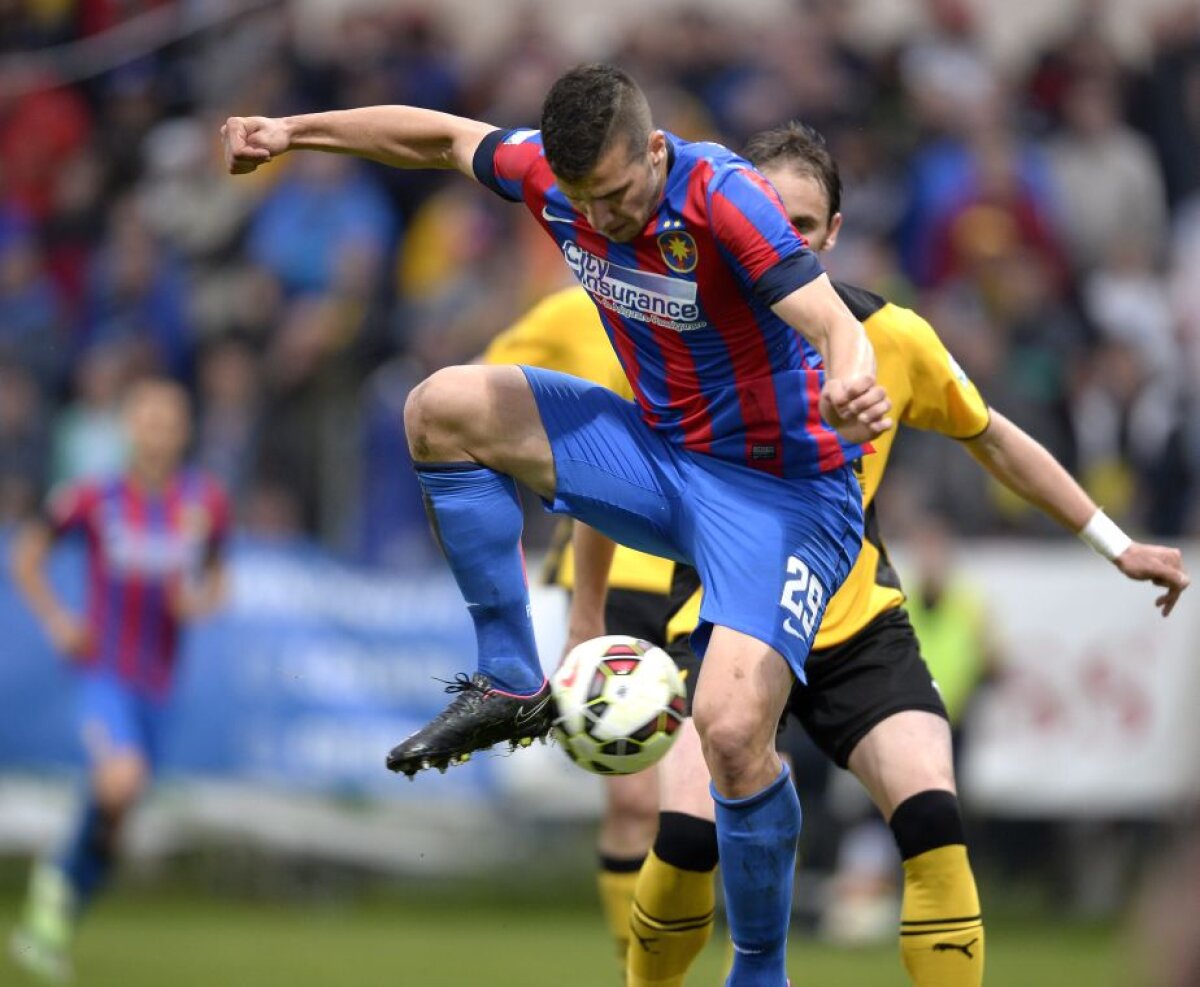 VIDEO şi FOTO » Descindere cu "mascaţi" » Condusă pînă în minutul 70 la Braşov, Steaua întoarce, 3-2, şi rămîne în lupta pentru titlu graţie "dublei" nou-intratului Rusescu  