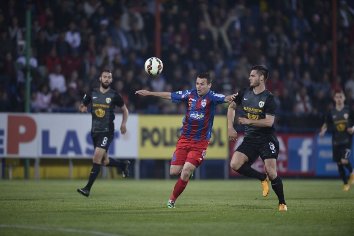 VIDEO şi FOTO Diagonală spre titlu » Execuţia fabuloasă a lui Voiculeţ o răpune pe Petrolul şi o păstrează pe ASA în fruntea Ligii 1 la un punct de Steaua » Programul ultimelor două etape 