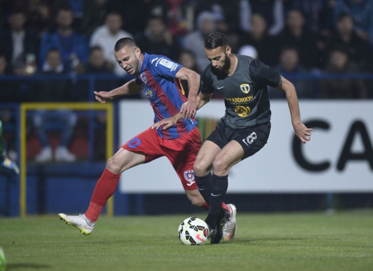 VIDEO şi FOTO Diagonală spre titlu » Execuţia fabuloasă a lui Voiculeţ o răpune pe Petrolul şi o păstrează pe ASA în fruntea Ligii 1 la un punct de Steaua » Programul ultimelor două etape 