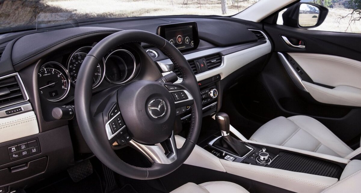 Un Wagon reușit! » Varianta la care se poate organiza liniștit un concurs de Miss: Mazda 6 Wagon