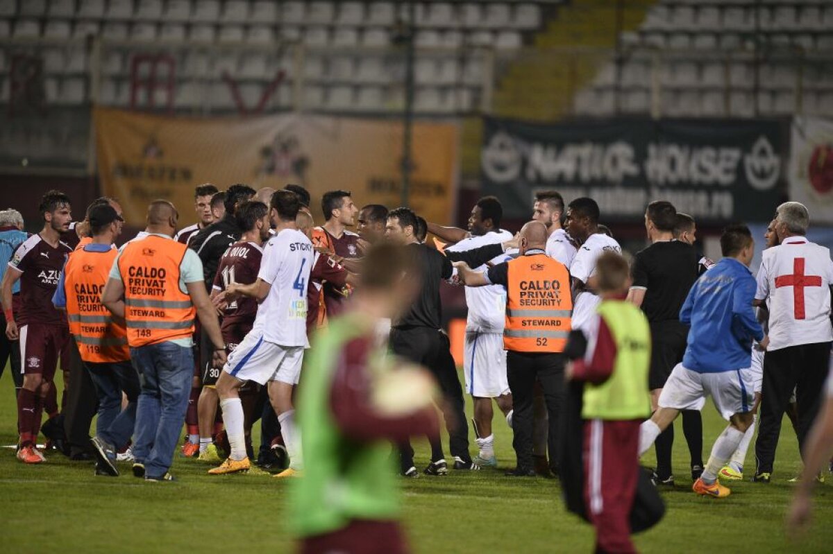 Brancardieri nervoși, Cîrțu fără Xanax și Săpunaru ieșit la bătaie! Cum a arătat Rapid-Craiova, un meci plin de incidente 