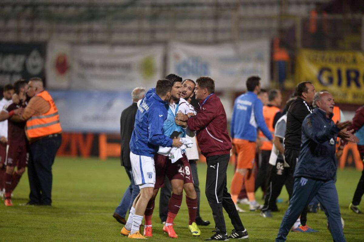 Brancardieri nervoși, Cîrțu fără Xanax și Săpunaru ieșit la bătaie! Cum a arătat Rapid-Craiova, un meci plin de incidente 