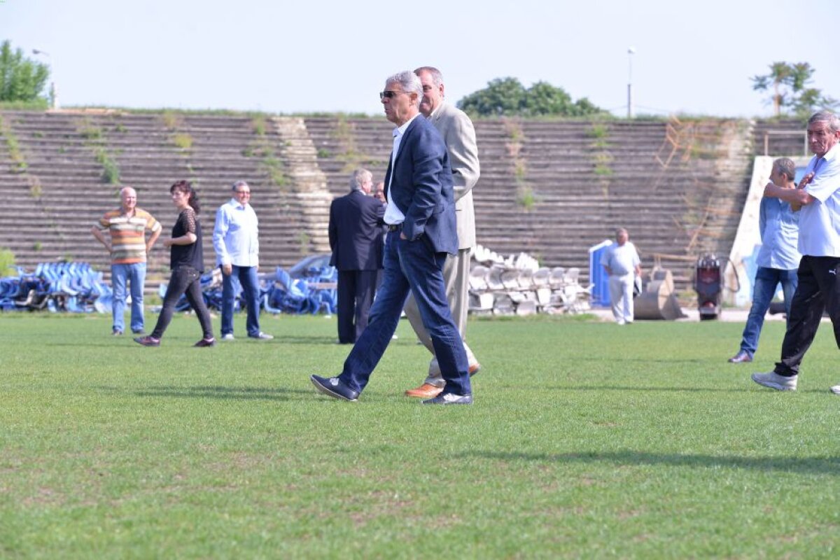 GALERIE FOTO Legendele Craiovei şi-au luat rămas bun de la stadionul "Ion Oblemenco"