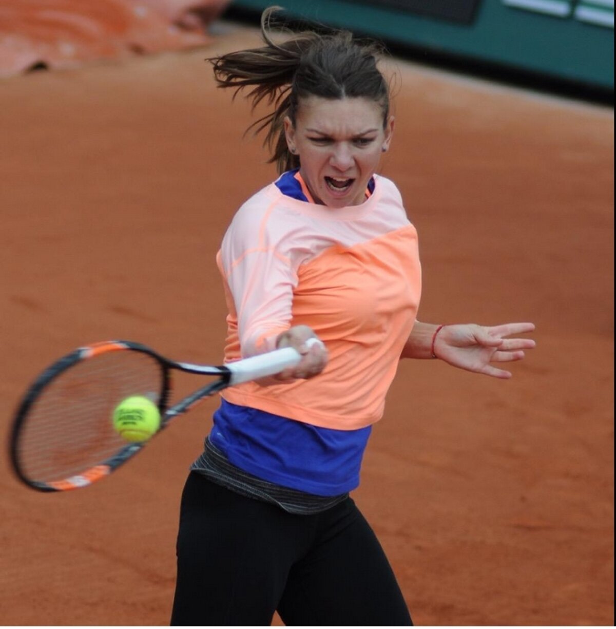 FOTO Muncă și voie bună » Simona Halep, primele antrenamente la Paris
