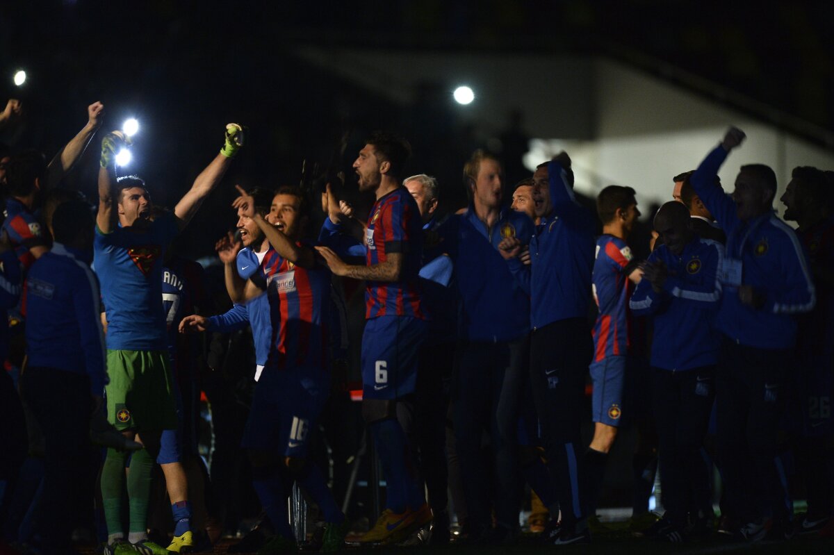 GALERIE FOTO+VIDEO Spectacol de lumini pe Arena Națională după ce Steaua a cucerit Cupa Ligii, 3-0 cu Pandurii