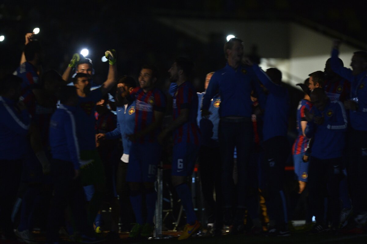 GALERIE FOTO+VIDEO Spectacol de lumini pe Arena Națională după ce Steaua a cucerit Cupa Ligii, 3-0 cu Pandurii