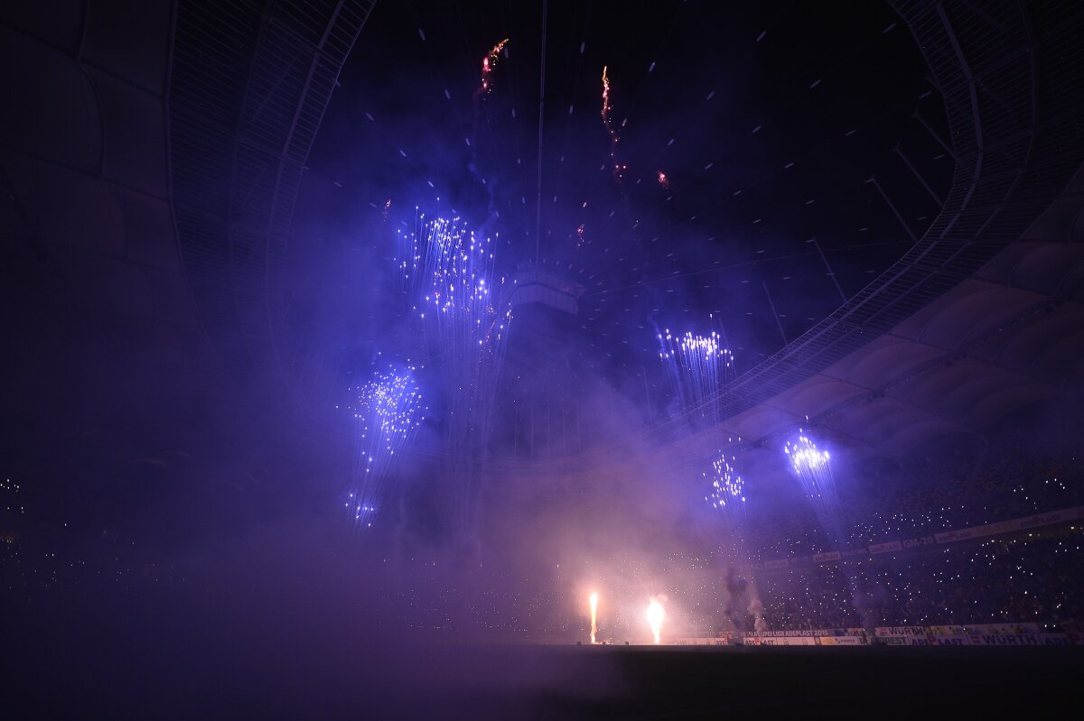 GALERIE FOTO+VIDEO Spectacol de lumini pe Arena Națională după ce Steaua a cucerit Cupa Ligii, 3-0 cu Pandurii