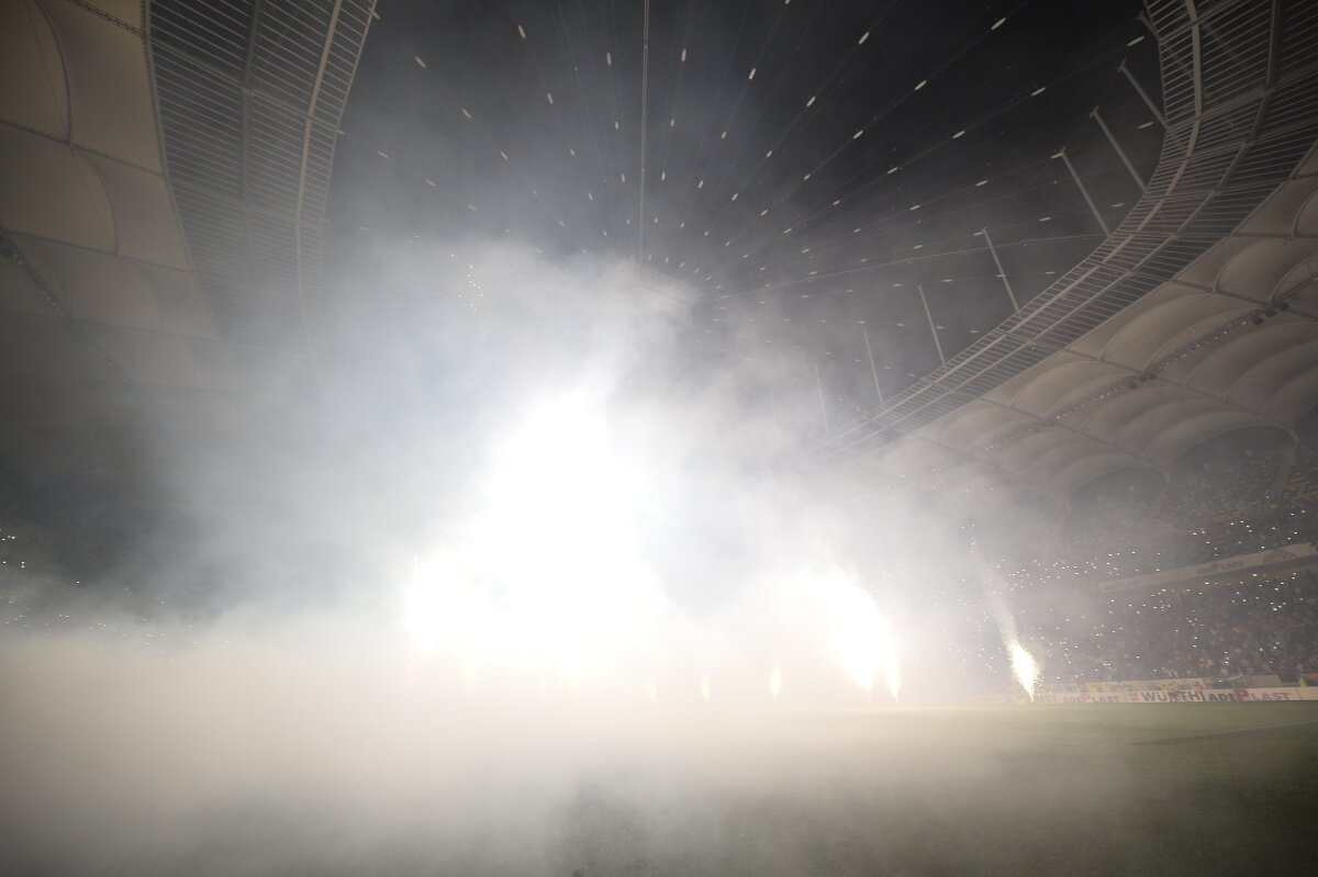 GALERIE FOTO+VIDEO Spectacol de lumini pe Arena Națională după ce Steaua a cucerit Cupa Ligii, 3-0 cu Pandurii