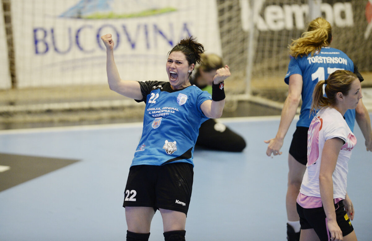 FOTO Cînd norocul îţi surîde! » CSM Bucureşti a cîştigat la un singur gol şi a luat conducerea, dar cele două echipe au avut evoluţii extrem de oscilante