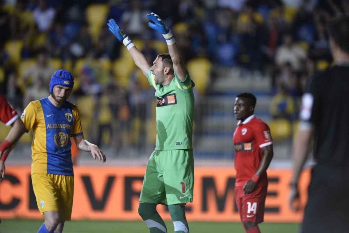 VIDEO+FOTO Revanşa "Puriului" » Dinamo s-a distrat pe "Ilie Oană": 3-0 cu Petrolul
