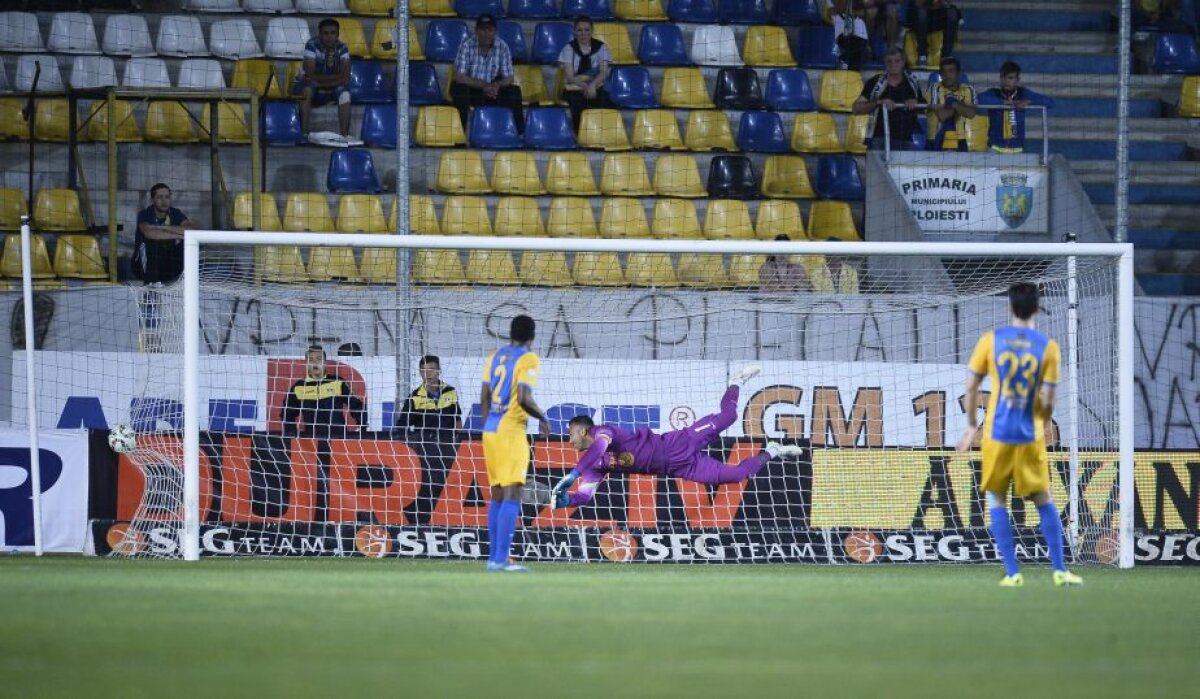 VIDEO+FOTO Revanşa "Puriului" » Dinamo s-a distrat pe "Ilie Oană": 3-0 cu Petrolul