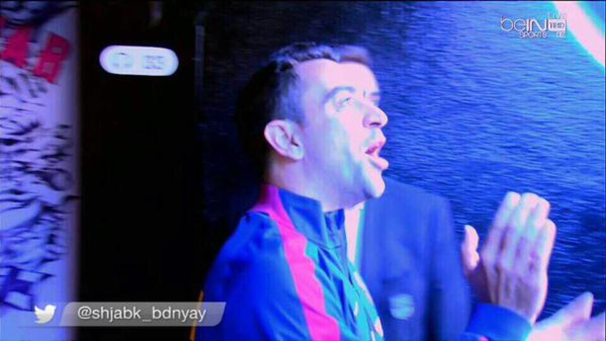 FOTO și VIDEO Ziua X » Barcelona și-a sărbătorit dirijorul: Xavi Hernandez. Reacția genială a mijlocașului cînd a văzut coregrafia dedicată lui!