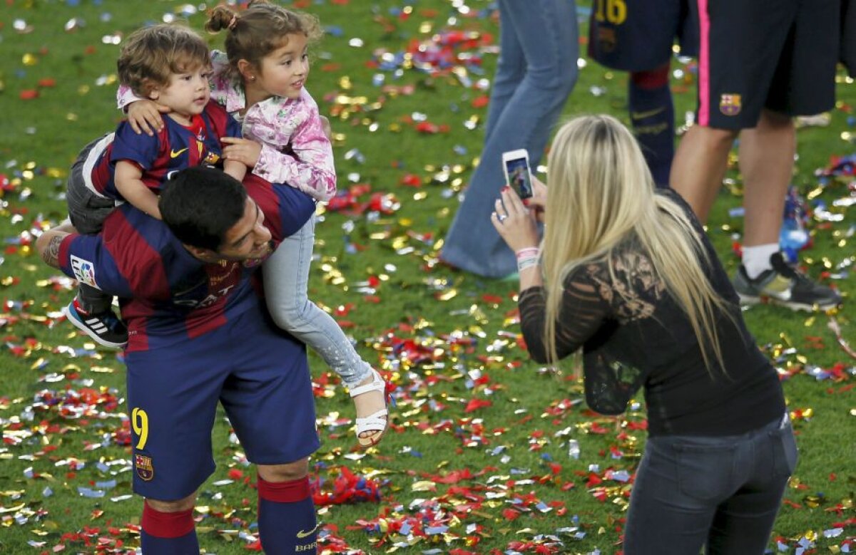 FOTO Sărbătoare în familie » Imagini de senzație cu familiile fotbaliștilor de la Barcelona
