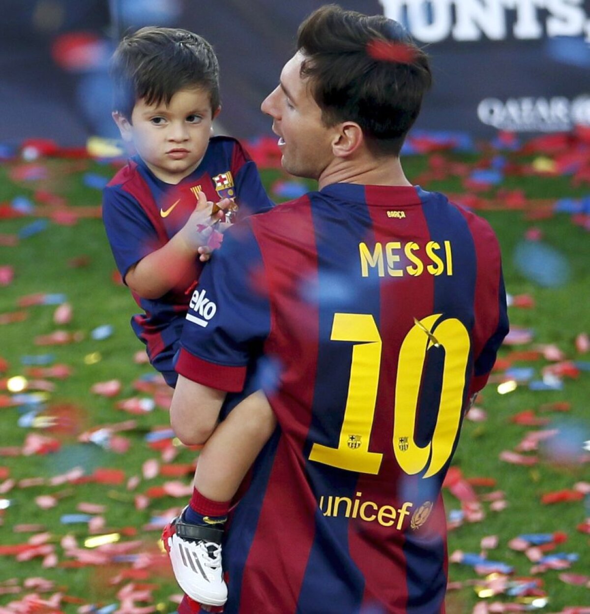 FOTO Sărbătoare în familie » Imagini de senzație cu familiile fotbaliștilor de la Barcelona