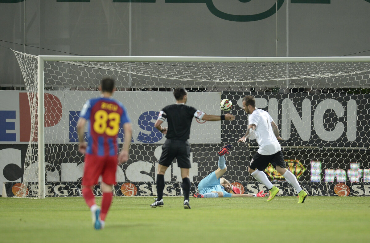 VIDEO și FOTO Final uluitor de sezon » Astra lui Șumudică bate ASA și trimite titlul la Steaua în proporție de 90%! ”Roș-albaștrii” au învins Botoșaniul în 9!