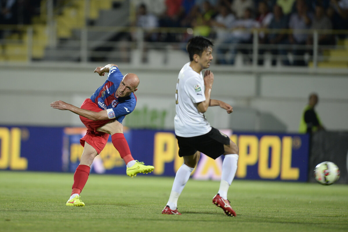 VIDEO și FOTO Final uluitor de sezon » Astra lui Șumudică bate ASA și trimite titlul la Steaua în proporție de 90%! ”Roș-albaștrii” au învins Botoșaniul în 9!