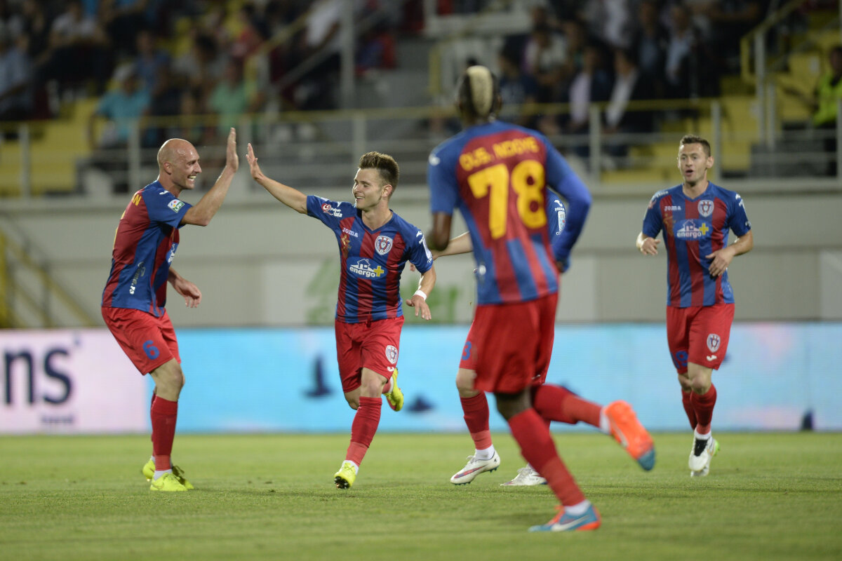 VIDEO și FOTO Final uluitor de sezon » Astra lui Șumudică bate ASA și trimite titlul la Steaua în proporție de 90%! ”Roș-albaștrii” au învins Botoșaniul în 9!