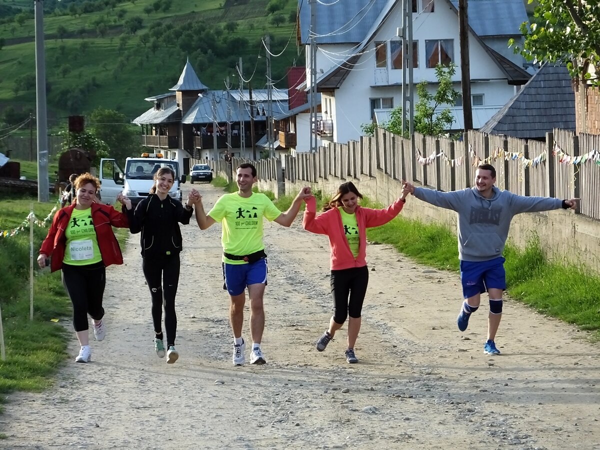 FOTO George Ogăraru participă la ultramaratonul de 100 de kilometri pentru copiii orfani
