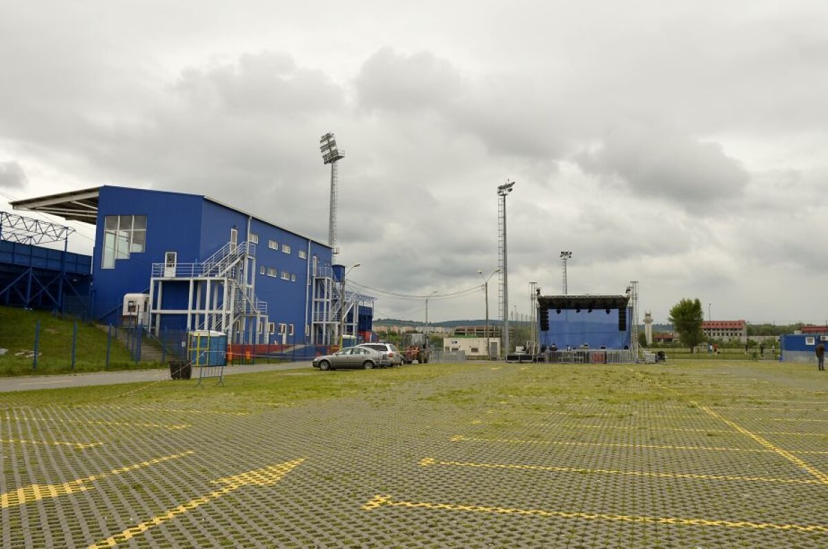 FOTO Mureșenii, pregătiți să sărbătorească titlul » Scenă amplasată lîngă stadion. Ultimele informații de la trimisul GSP la Tg. Mureș