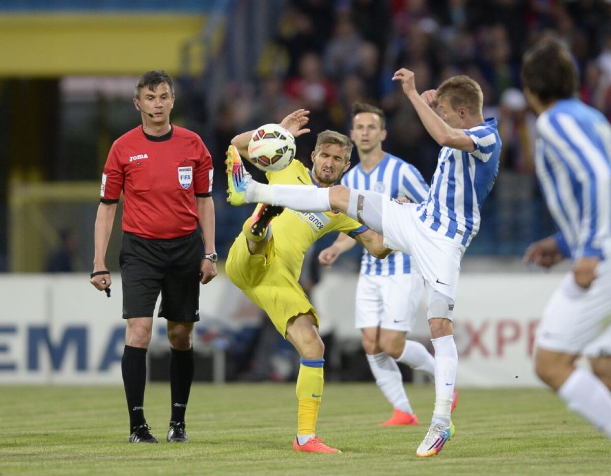 VIDEO şi FOTO » Dramatism în Liga 1! Roş-albaştrii cîştigă campionatul! CSMS Iaşi - Steaua 0-0, ASA - Oţelul  1-2