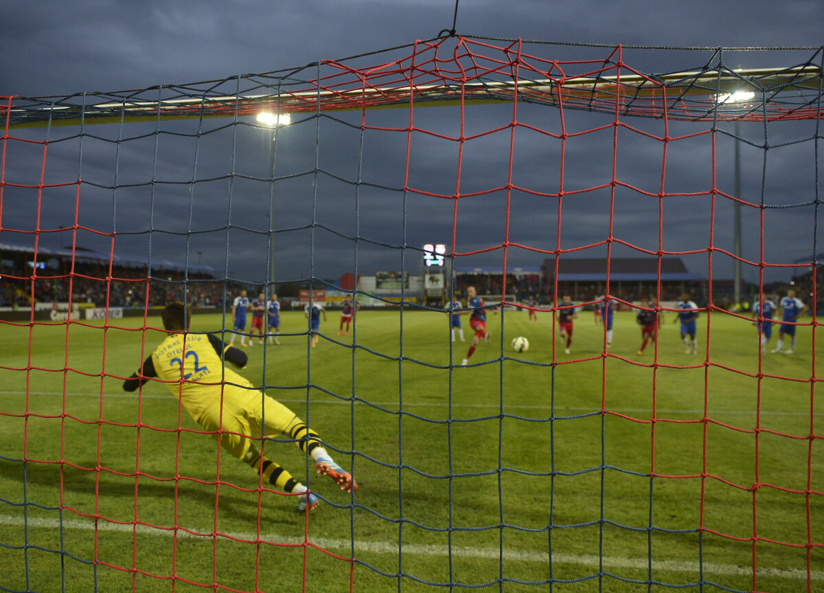 VIDEO şi FOTO » Dramatism în Liga 1! Roş-albaştrii cîştigă campionatul! CSMS Iaşi - Steaua 0-0, ASA - Oţelul  1-2