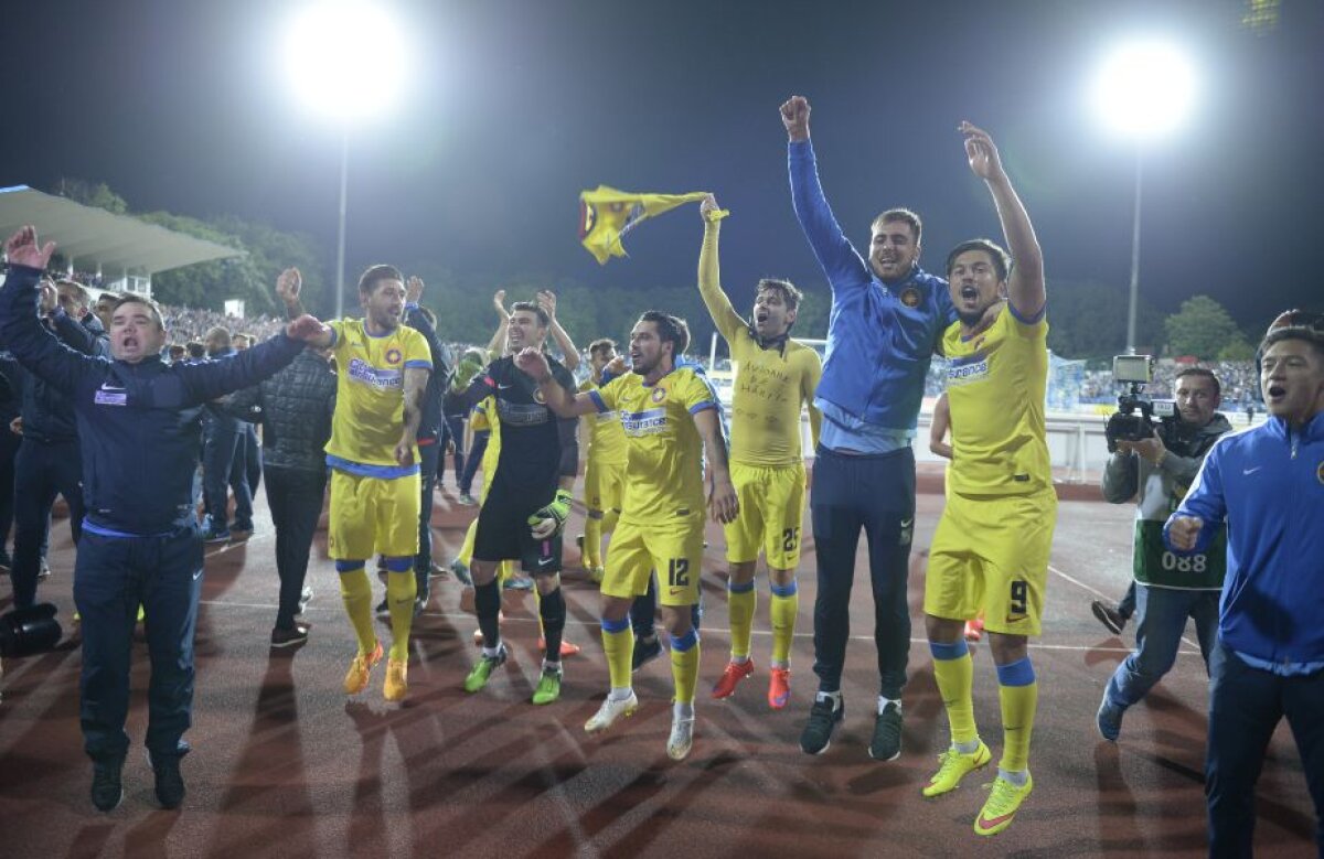 GALERIE FOTO » Imagini fabuloase de la Iași, unde Steaua a sărbătorit titlul pe teren