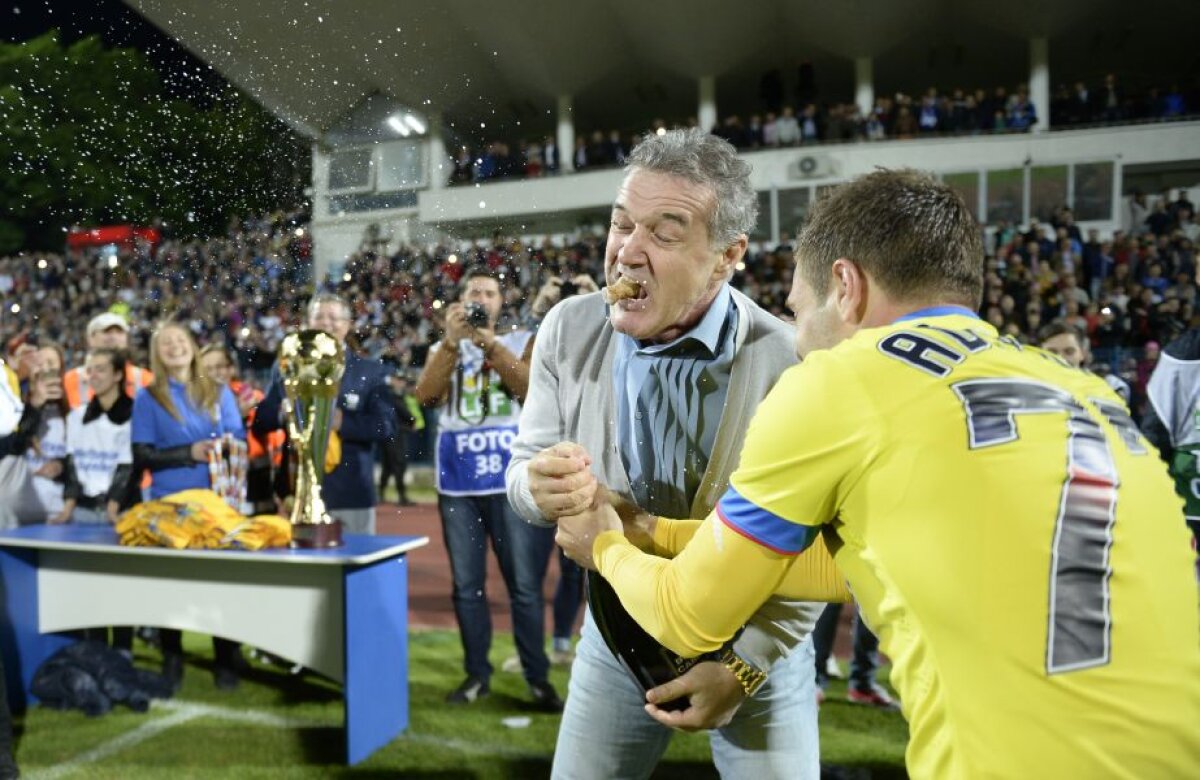 GALERIE FOTO » Imagini fabuloase de la Iași, unde Steaua a sărbătorit titlul pe teren