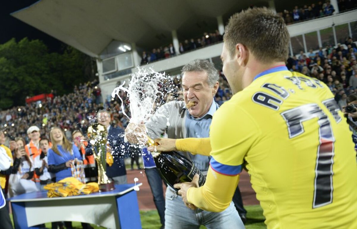 GALERIE FOTO » Imagini fabuloase de la Iași, unde Steaua a sărbătorit titlul pe teren