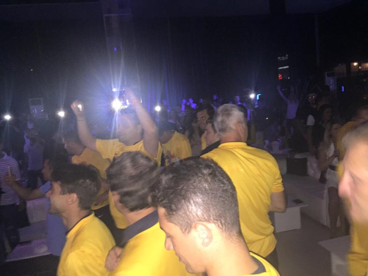 FOTO+VIDEO Sus pe mese! Campionii au continuat sărbătorirea titlului într-un club din Capitală » Melodia serii