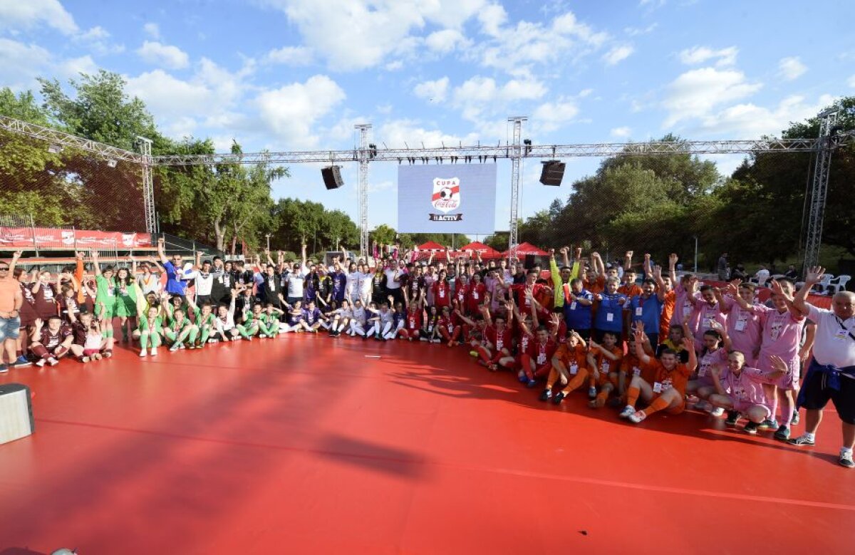 FOTO A avut loc tragerea la sorți a grupelor Cupei Coca-Cola!