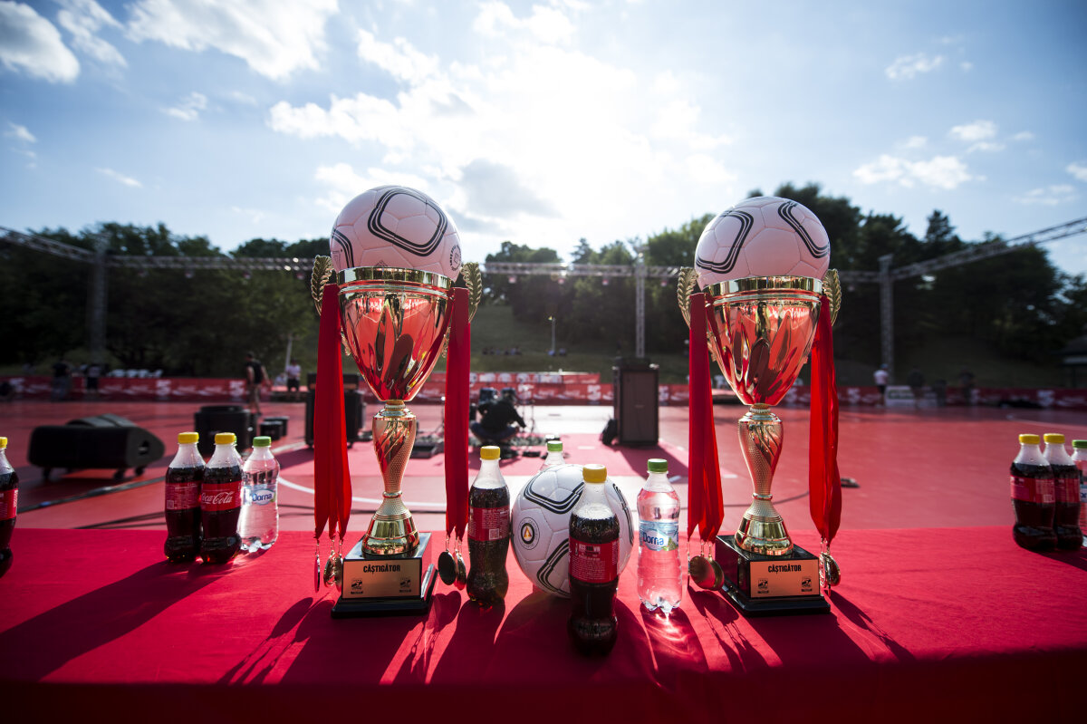 FOTO A avut loc tragerea la sorți a grupelor Cupei Coca-Cola!