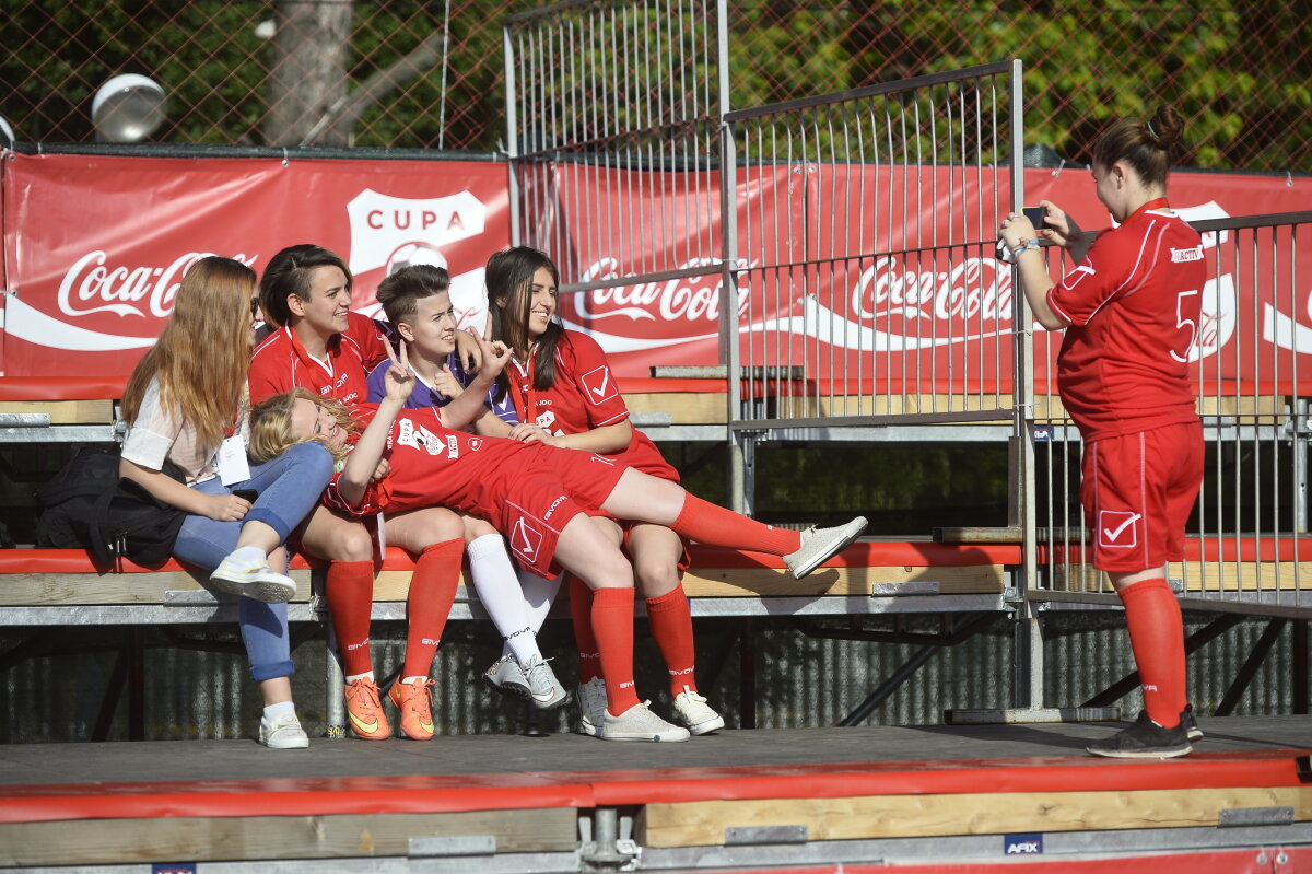 FOTO A avut loc tragerea la sorți a grupelor Cupei Coca-Cola!