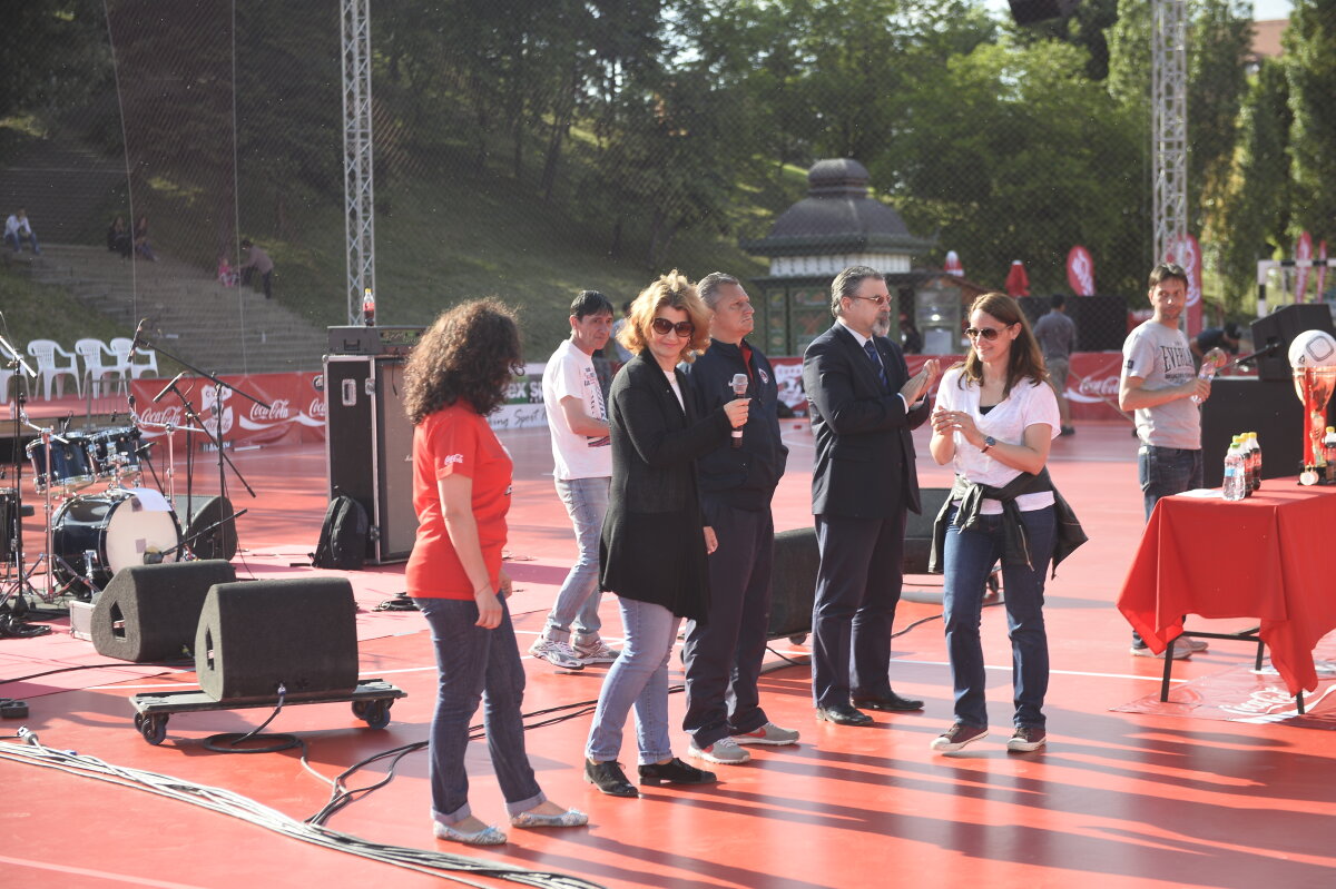 FOTO A avut loc tragerea la sorți a grupelor Cupei Coca-Cola!