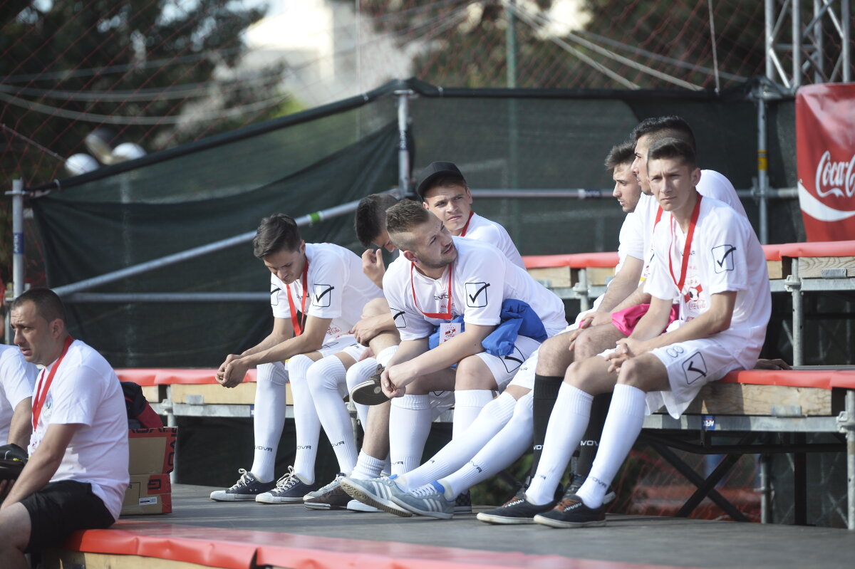 FOTO A avut loc tragerea la sorți a grupelor Cupei Coca-Cola!