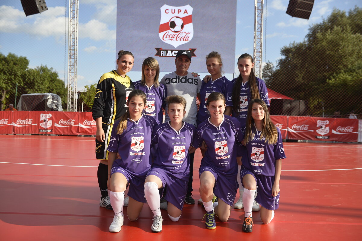 FOTO A avut loc tragerea la sorți a grupelor Cupei Coca-Cola!