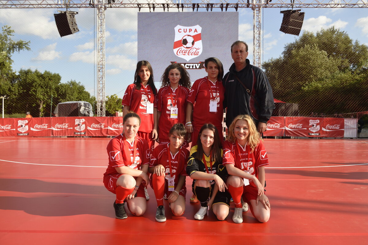 FOTO A avut loc tragerea la sorți a grupelor Cupei Coca-Cola!