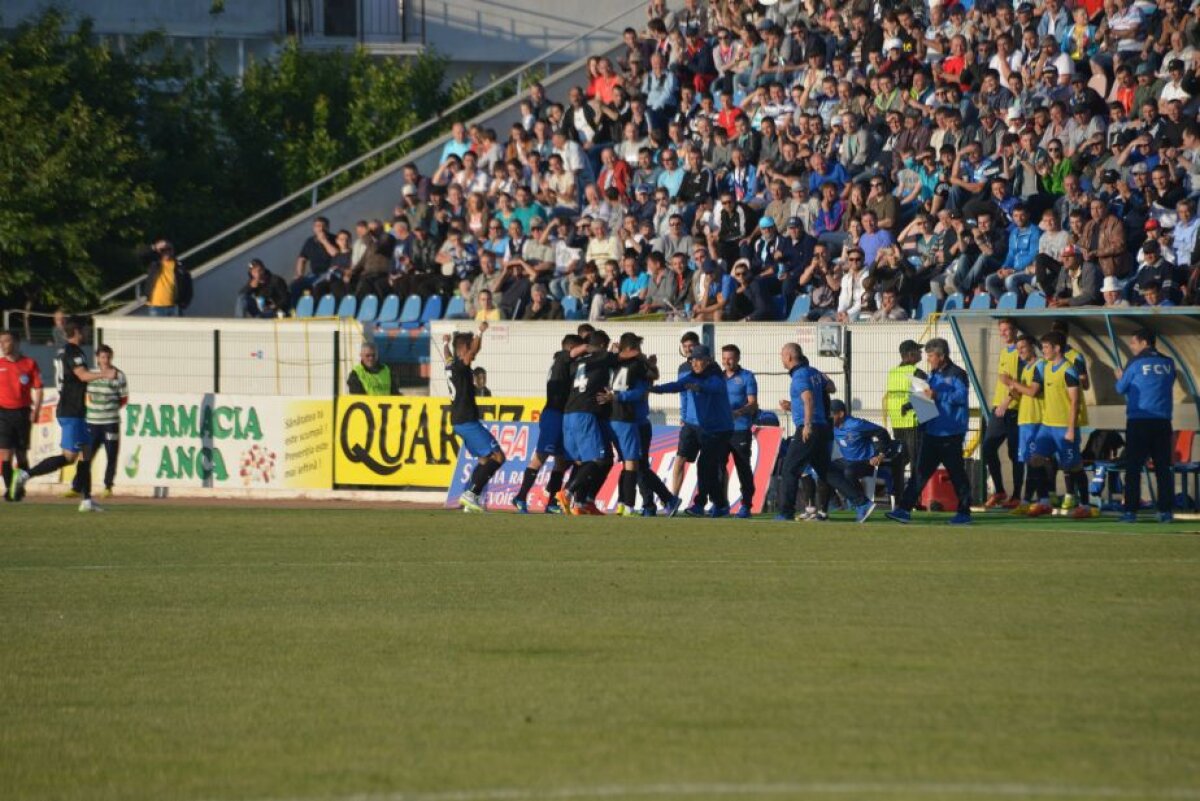 VIDEO+FOTO Hagi în alb şi negru » Golul de 4-4 marcat de Hadnagy i-a scos Viitorului 600.000 euro din buzunar