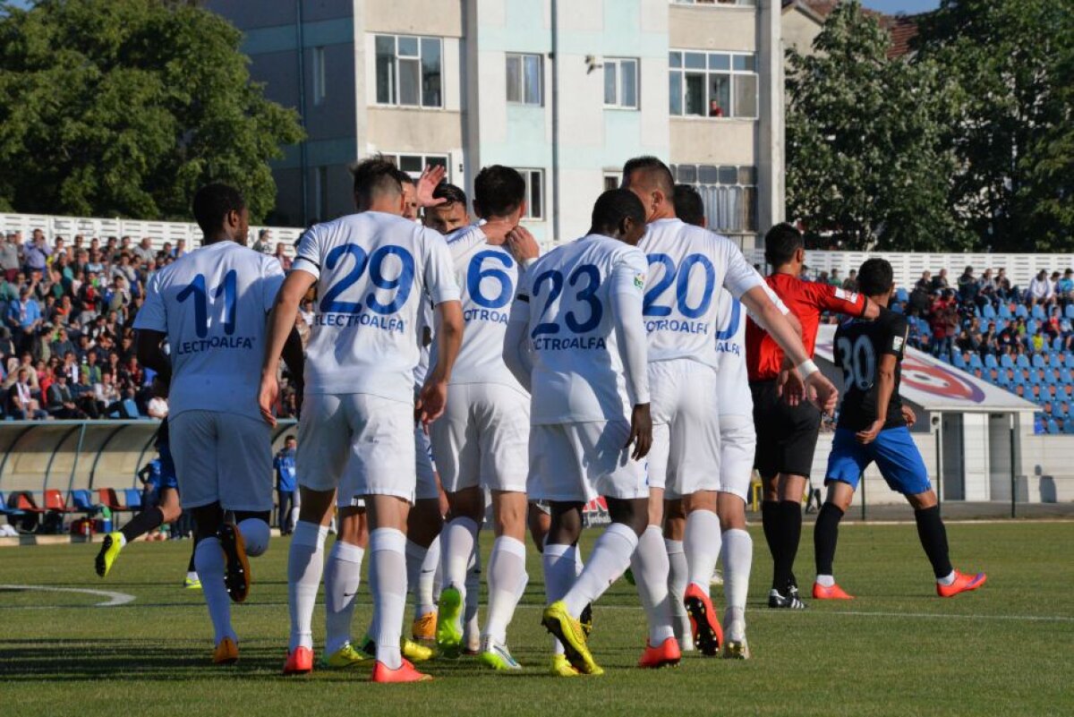 VIDEO+FOTO Hagi în alb şi negru » Golul de 4-4 marcat de Hadnagy i-a scos Viitorului 600.000 euro din buzunar