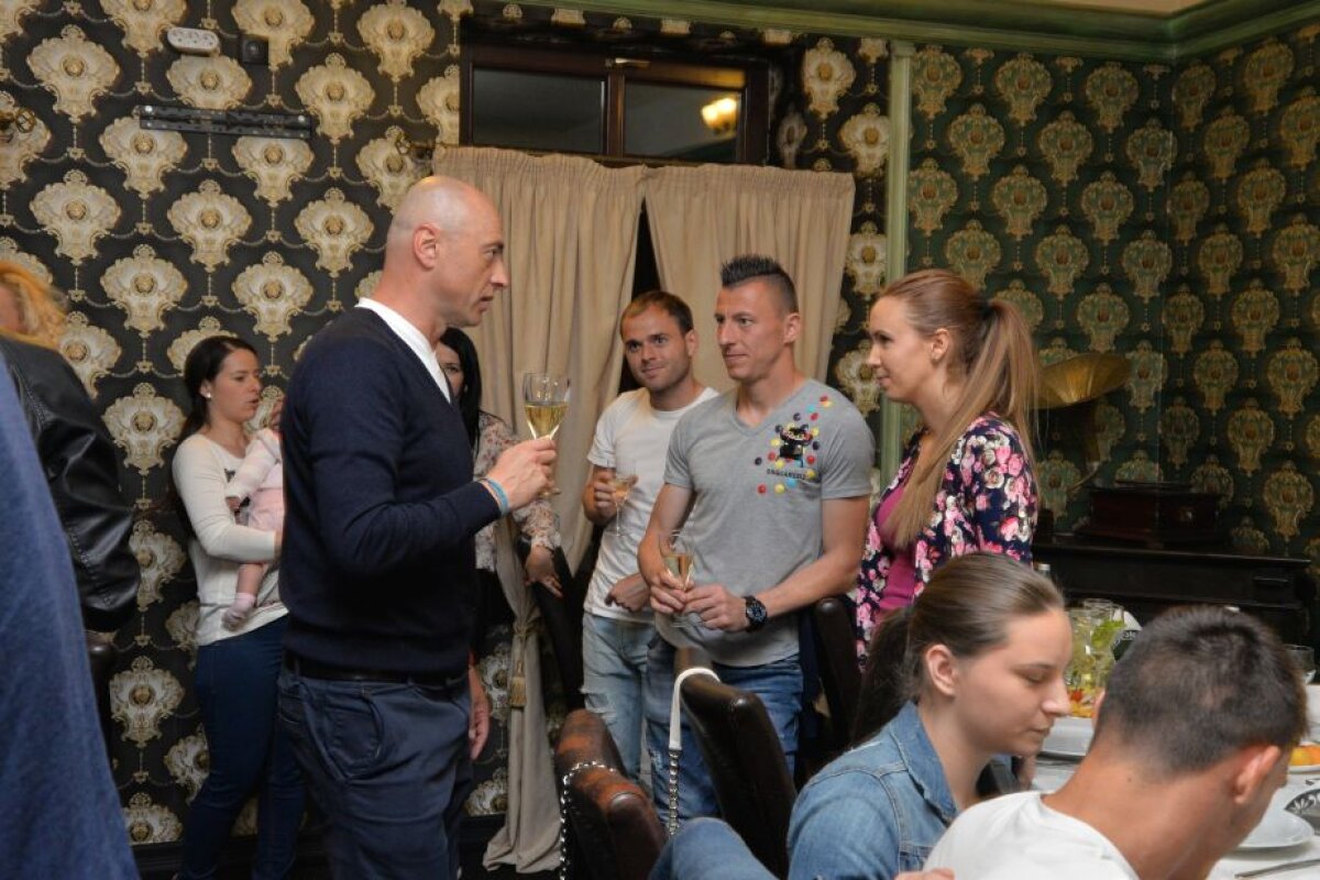 GALERIE FOTO Valeriu Iftime a hotărît ce se va întîmpla cu Leo Grozavu din sezonul următor » Botoșănenii au sărbătorit calificarea în preliminariile EL