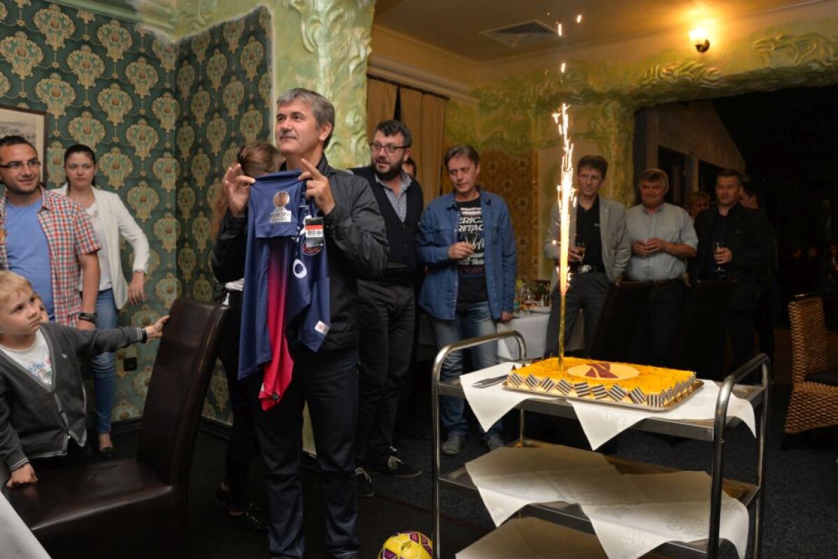GALERIE FOTO Valeriu Iftime a hotărît ce se va întîmpla cu Leo Grozavu din sezonul următor » Botoșănenii au sărbătorit calificarea în preliminariile EL