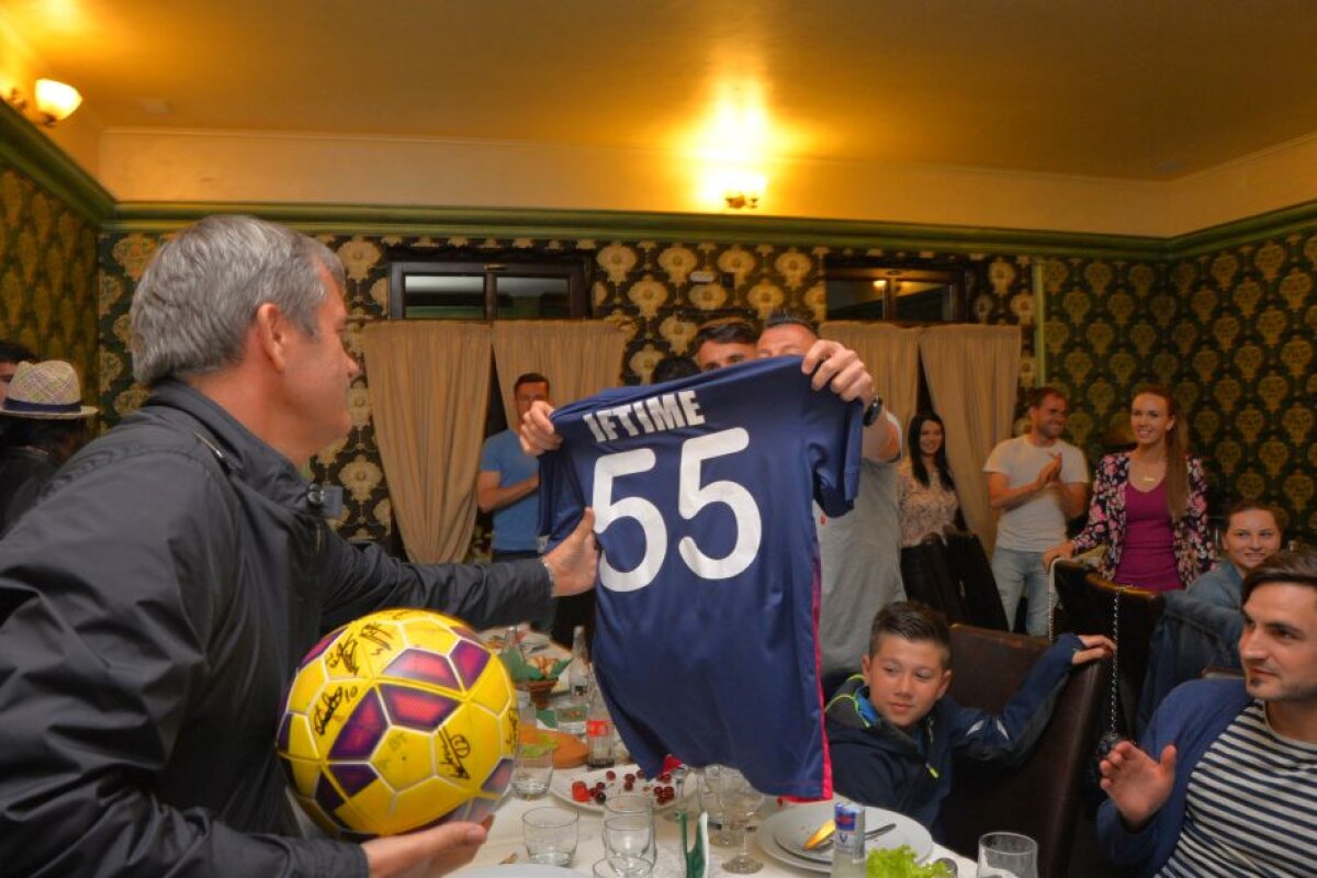 GALERIE FOTO Valeriu Iftime a hotărît ce se va întîmpla cu Leo Grozavu din sezonul următor » Botoșănenii au sărbătorit calificarea în preliminariile EL