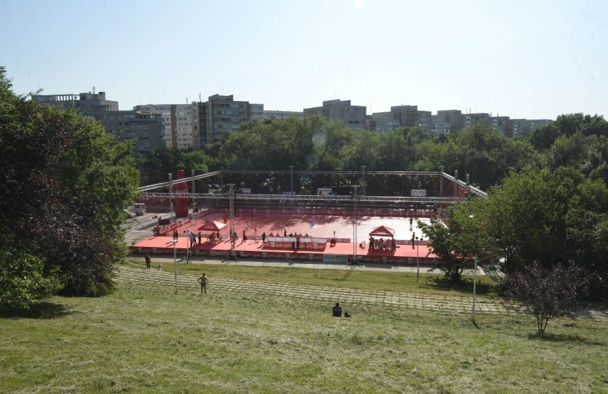 GALERIE FOTO » Ploaie de goluri! LT Doamna Chiajna - LPS Bacău, 9-6