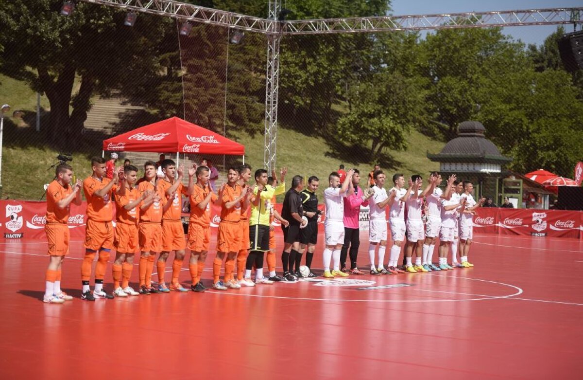 GALERIE FOTO » Spectacol la partida dintre Liceul Constantin Brâncuși (Petrila) și Colegiul Economic Transilvania (Tg. Mureș), scor 3-2