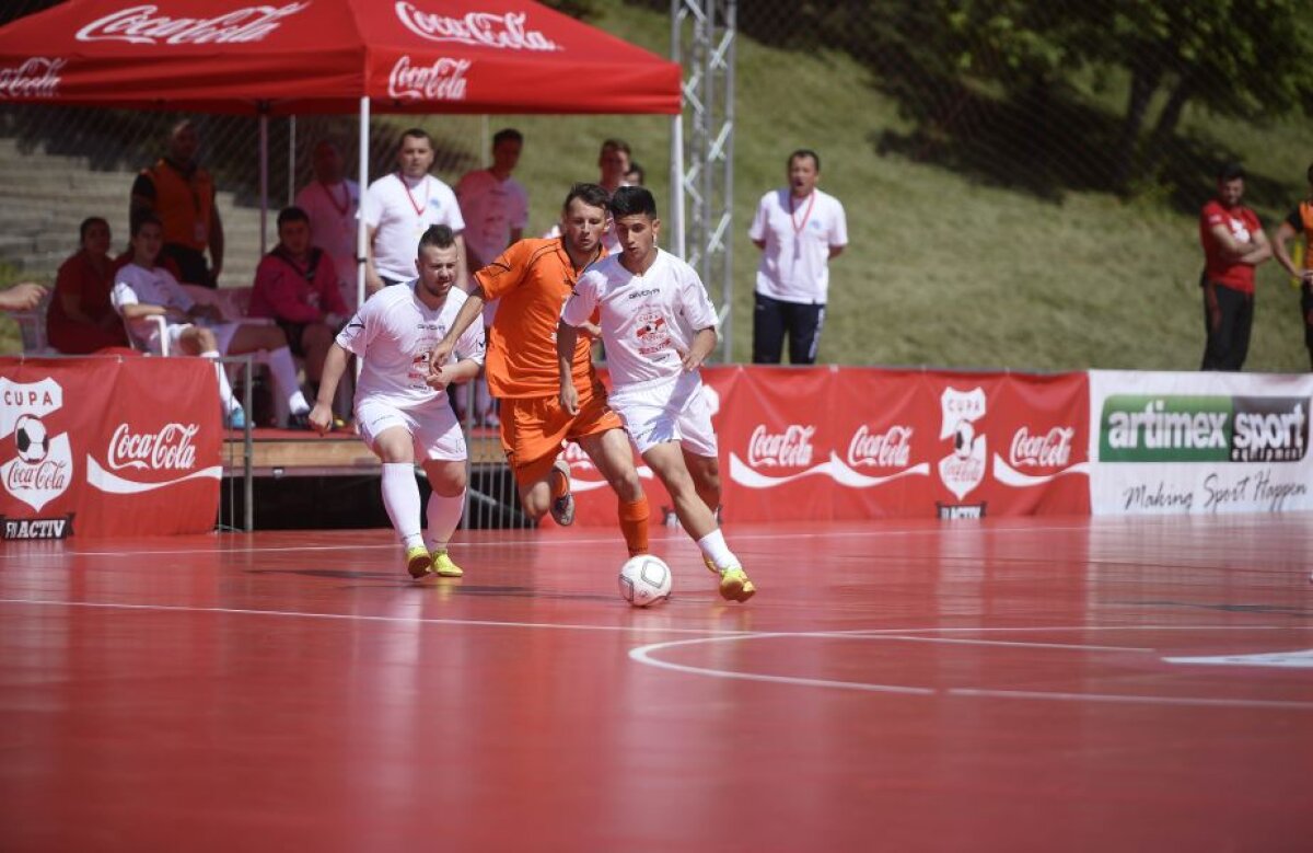 GALERIE FOTO » Spectacol la partida dintre Liceul Constantin Brâncuși (Petrila) și Colegiul Economic Transilvania (Tg. Mureș), scor 3-2