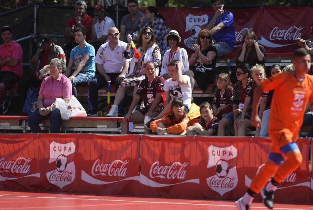 GALERIE FOTO » Spectacol la partida dintre Liceul Constantin Brâncuși (Petrila) și Colegiul Economic Transilvania (Tg. Mureș), scor 3-2