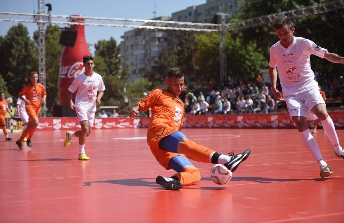 GALERIE FOTO » Spectacol la partida dintre Liceul Constantin Brâncuși (Petrila) și Colegiul Economic Transilvania (Tg. Mureș), scor 3-2